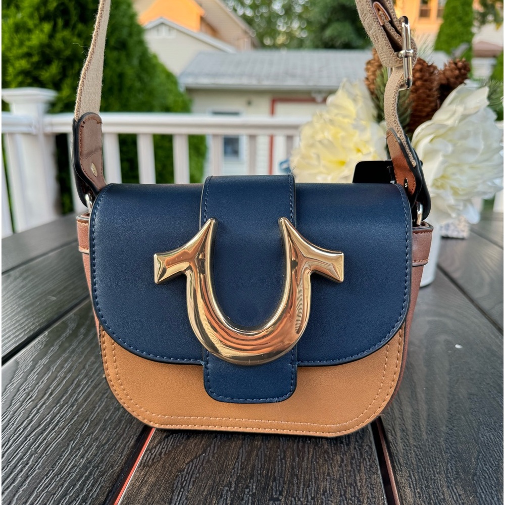 Mini horseshoe bag